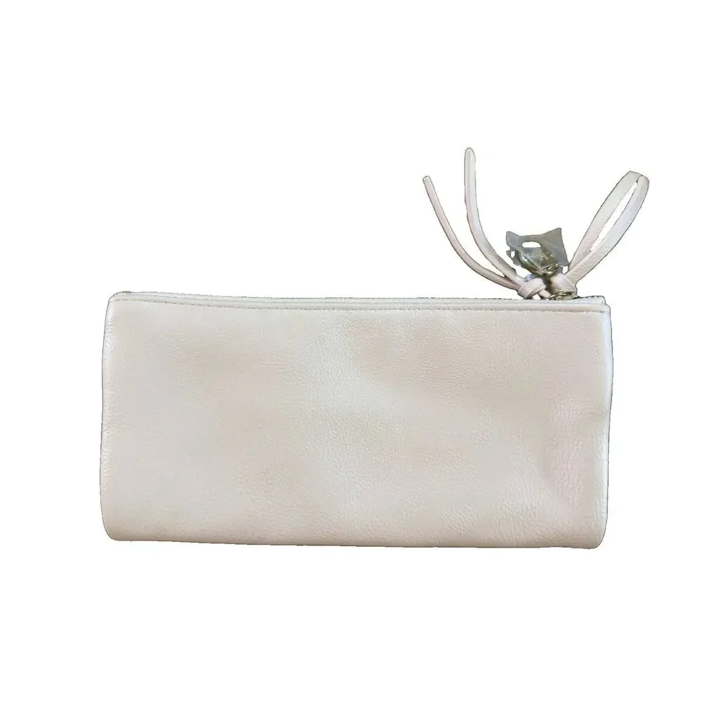 Chloé Paris Blush Pink Leather Zip Wallet Clutch Charm New Condition